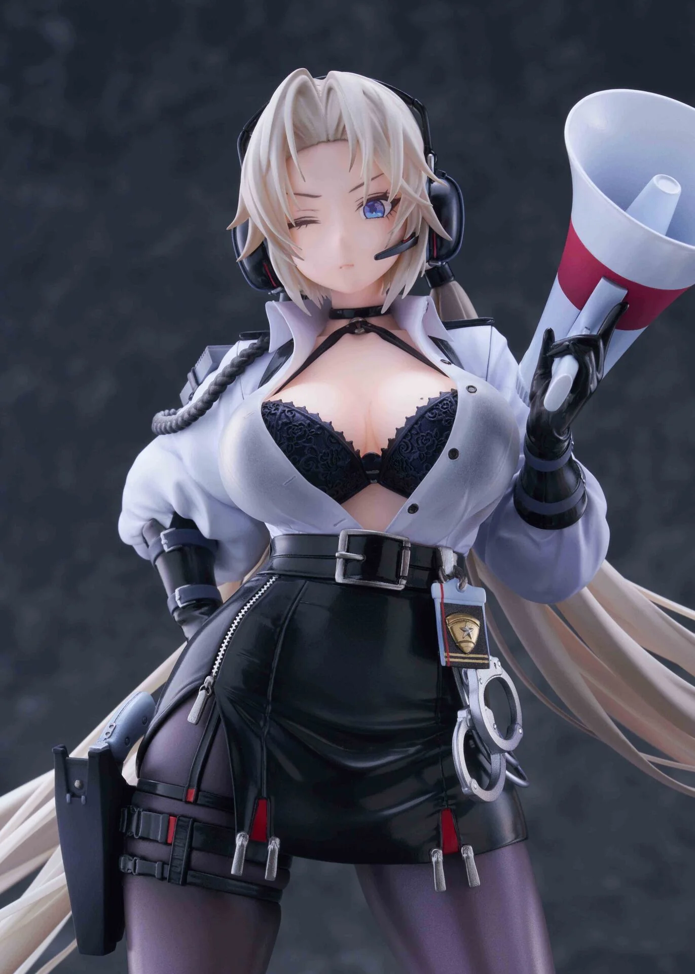 Azur Lane - Kronshtadt - Golden Head - 1/6 - Begin the Rush! (Alice Glint, Thousand) - Image 3