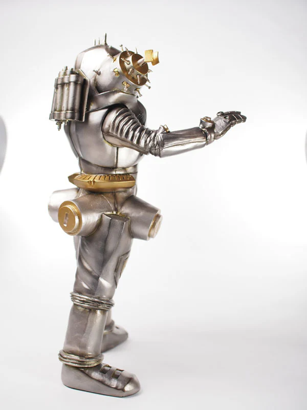 CCP 1/6 Tokusatsu Series Ultra Seven Alien Robot King Joe Gun Metal Ver. - Image 4
